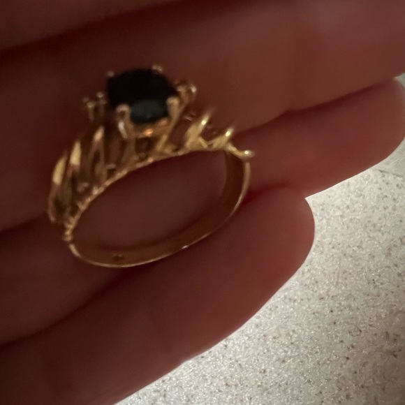 14 karat gold sapphire ring I believe the size is 7 - Picture 2 of 6